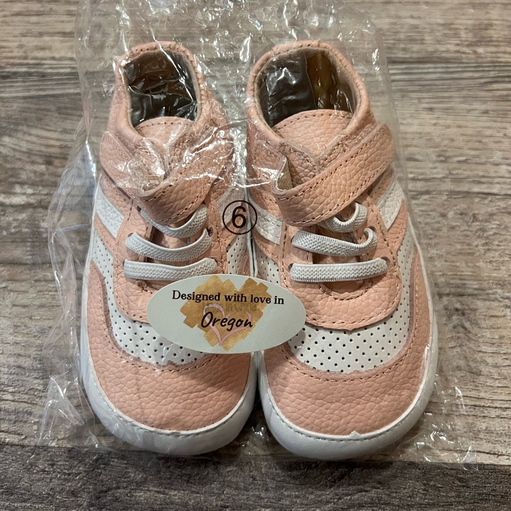 Henry low top Little Love Bug sneaker - Picture 2 of 4
